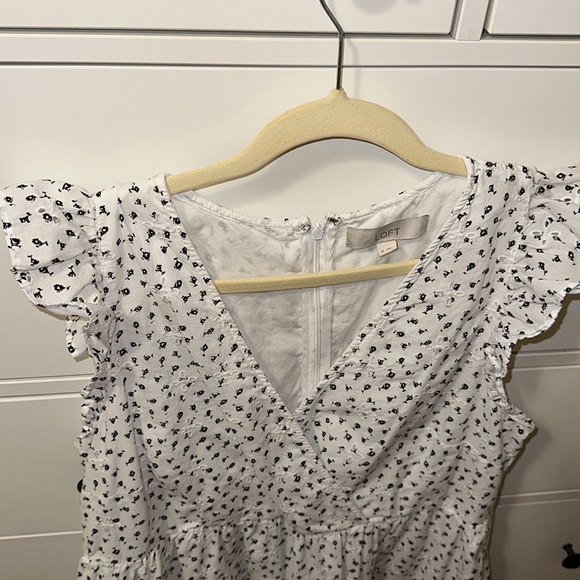 Loft size 12 the perfect light comfortable dress - Picture 2 of 4